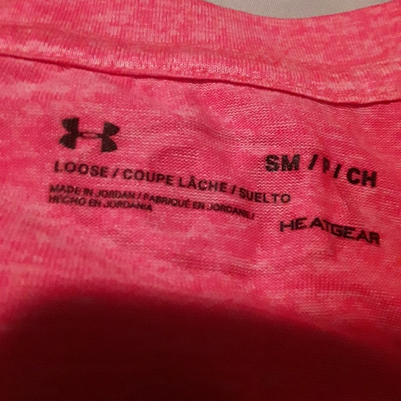Under Armour v-neck tshirt - Picture 4 of 4